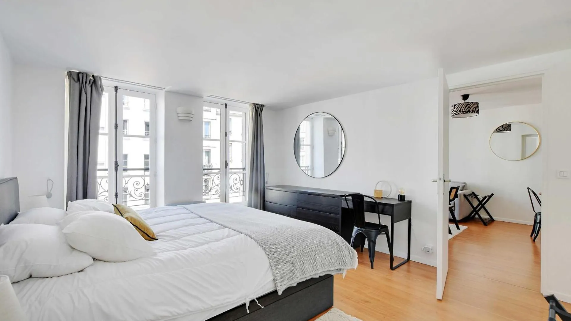 Elegant Apt - 1Bdr 4P - Marais Place Des Vosges Paris France